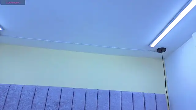 Emma-Burning webcam