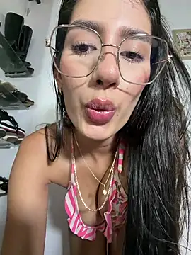 Julieta_Duque live cam on StripChat