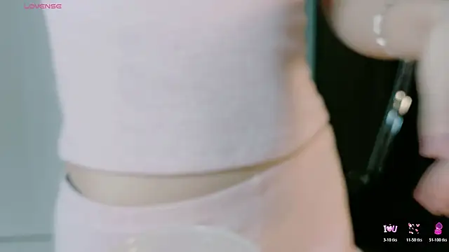 Blu3Moon- live cam on StripChat