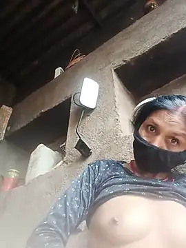 Cm_pooja live cam on StripChat