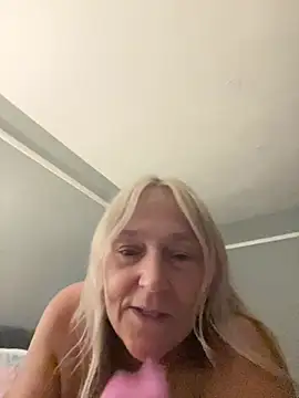 Blondnboujee53
