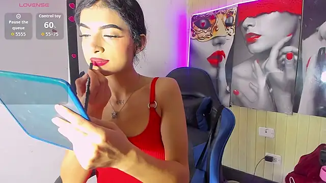 honeyluxe_ live cam on StripChat