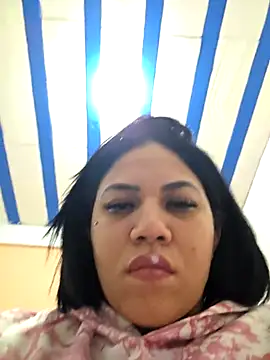 millacavalona09 live cam on StripChat