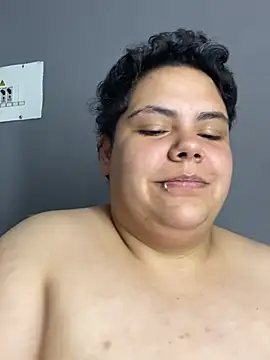 Hailey_Curvy live cam on StripChat