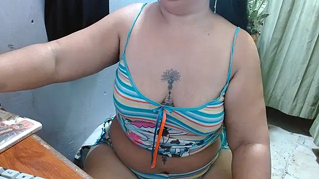 CanelaCollins webcam
