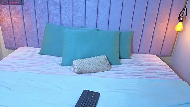 Emma-Burning webcam
