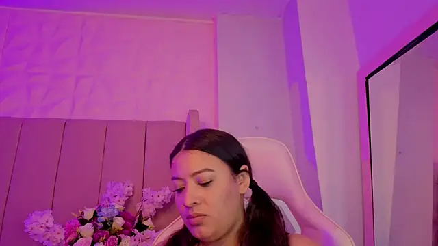 MollyBigBoobs12 live webcam