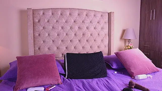 sasha_brunettee live cam on StripChat