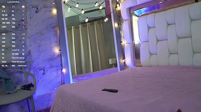 kinkylittlegirll