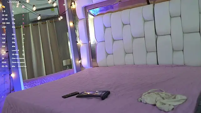 kinkylittlegirll webcam