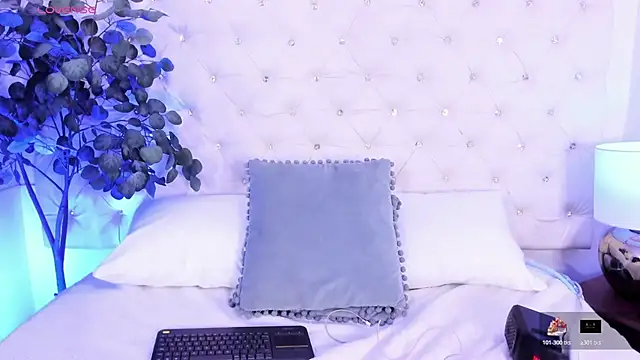 sophie_pariss live cam on StripChat