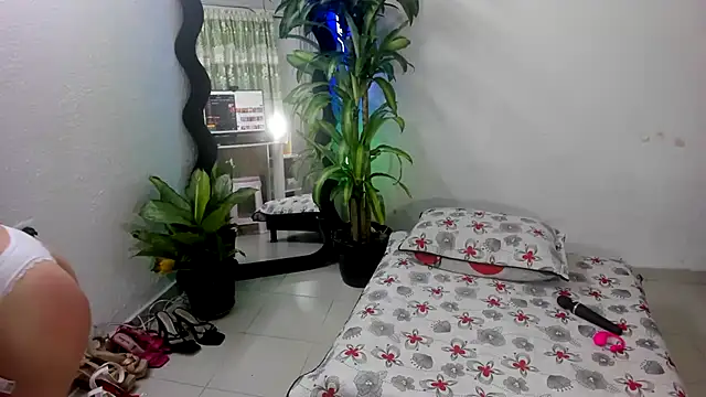 Juana_Sweet live cam on StripChat