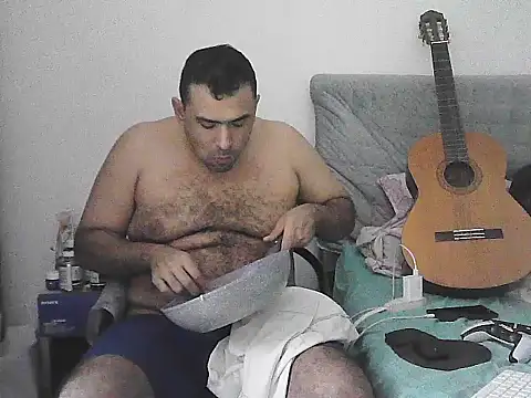 alphalatinobearx live cam on StripChat