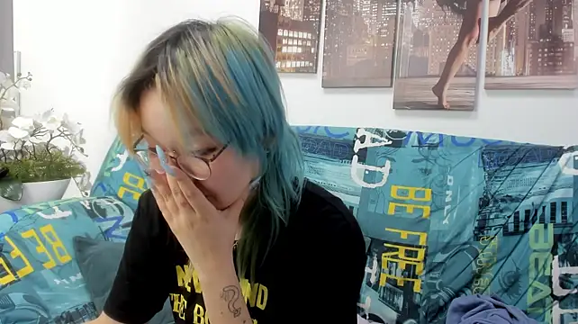 Cute__Kiko live cam on StripChat