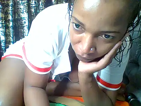 Chiky_Nurse webcam
