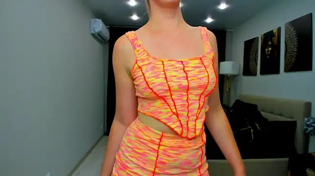 Strawberrye live sex cam