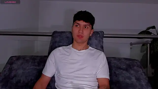 valerio_james7 (M young) - show cock + masturbation