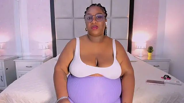 TreisyVixen webcam