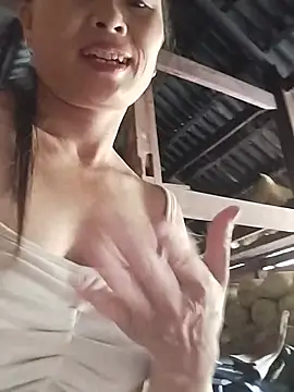 Nana-AsianWet live cam on StripChat