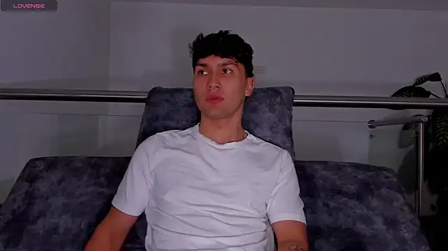 Valerio_James7 webcam