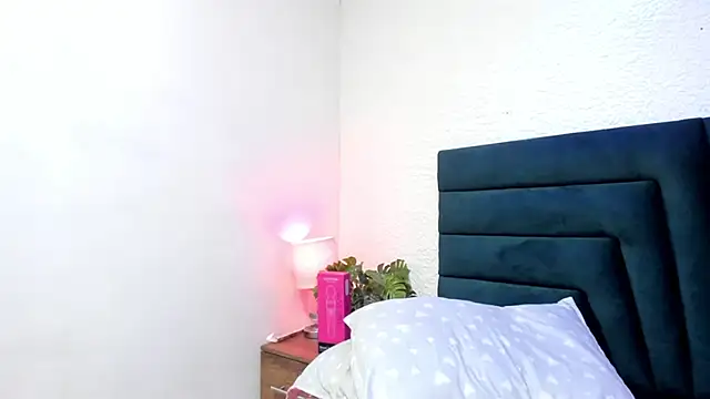 VictoriaRouge_ webcam