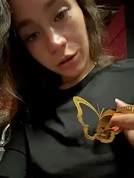 QuietNicole webcam