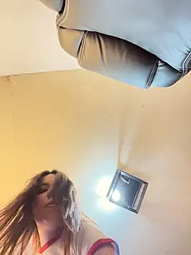 babyakem Live Webcam on Stripchat