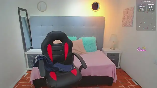 Mitsuri_Smith webcam