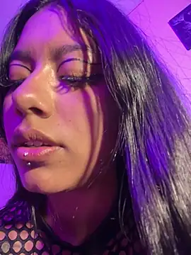 Katta_ossa live cam on StripChat