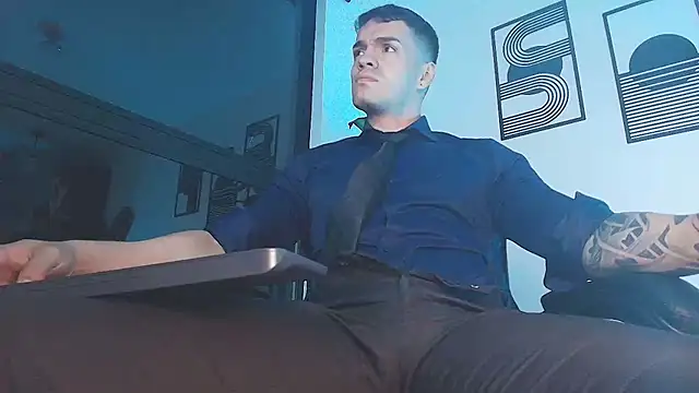 ALPHA_DOMINUS_ live cam on StripChat