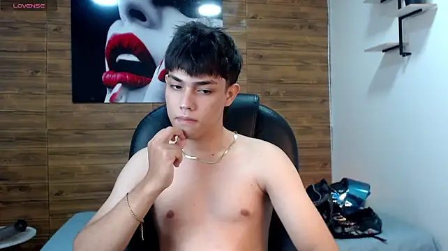 ivan_cooper (M twink) - Flex for you