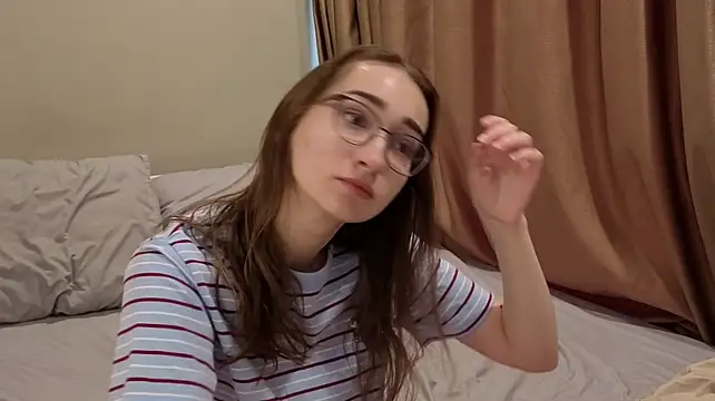 PollyBeev live cam on StripChat
