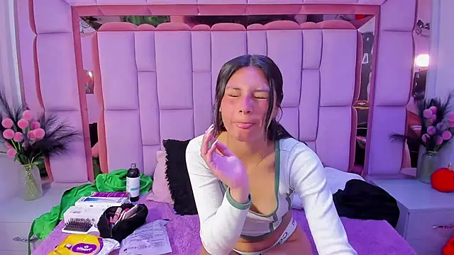 _Luna_Bennett live now