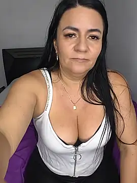 cataleya-latina live cam on StripChat