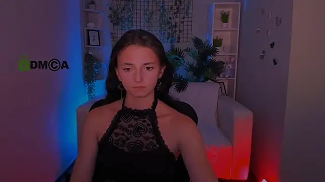 caroline_honeyy live cam on StripChat