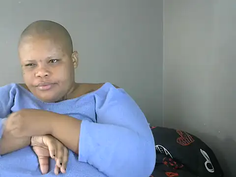 Taraj_thee_thick live cam on StripChat