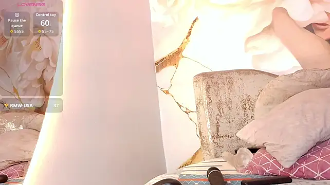 bella_moonlight_cr live cam on StripChat
