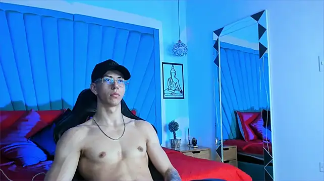 OliverThompsonJS live cam on StripChat