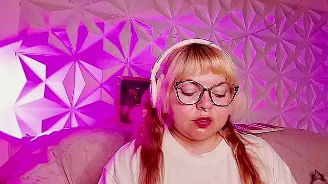 Satyn_doll live cam on StripChat