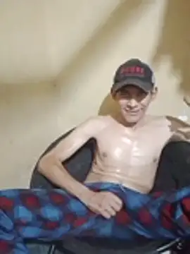 Cloud0nMycock live cam on StripChat
