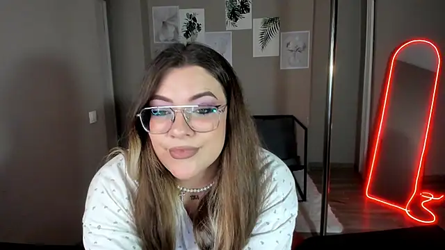 MiraTorson live cam on StripChat