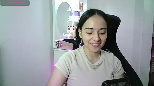 aineangeel live cam on StripChat
