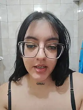 luzgrraw live cam on StripChat