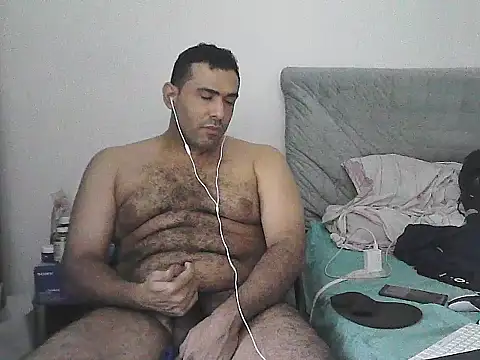 alphalatinobearx live cam on StripChat