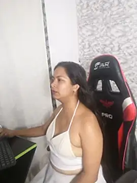 Zarinamoon live cam on StripChat