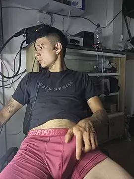aronmax_ live cam on StripChat
