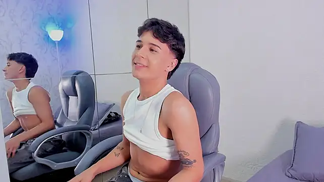 Brady_Simmons live cam on StripChat