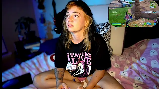 MarlaFknSinger live cam on StripChat