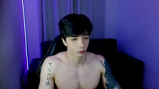 H3ll_B0I live cam on StripChat