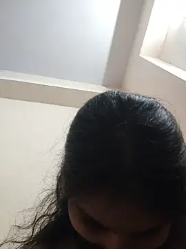 yours_queen_